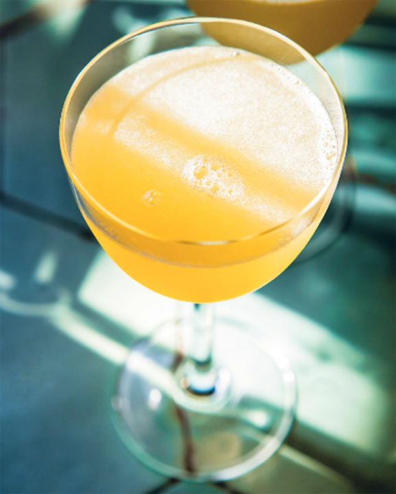 Mezcal og tequila cocktail “Camarón Cocktail”