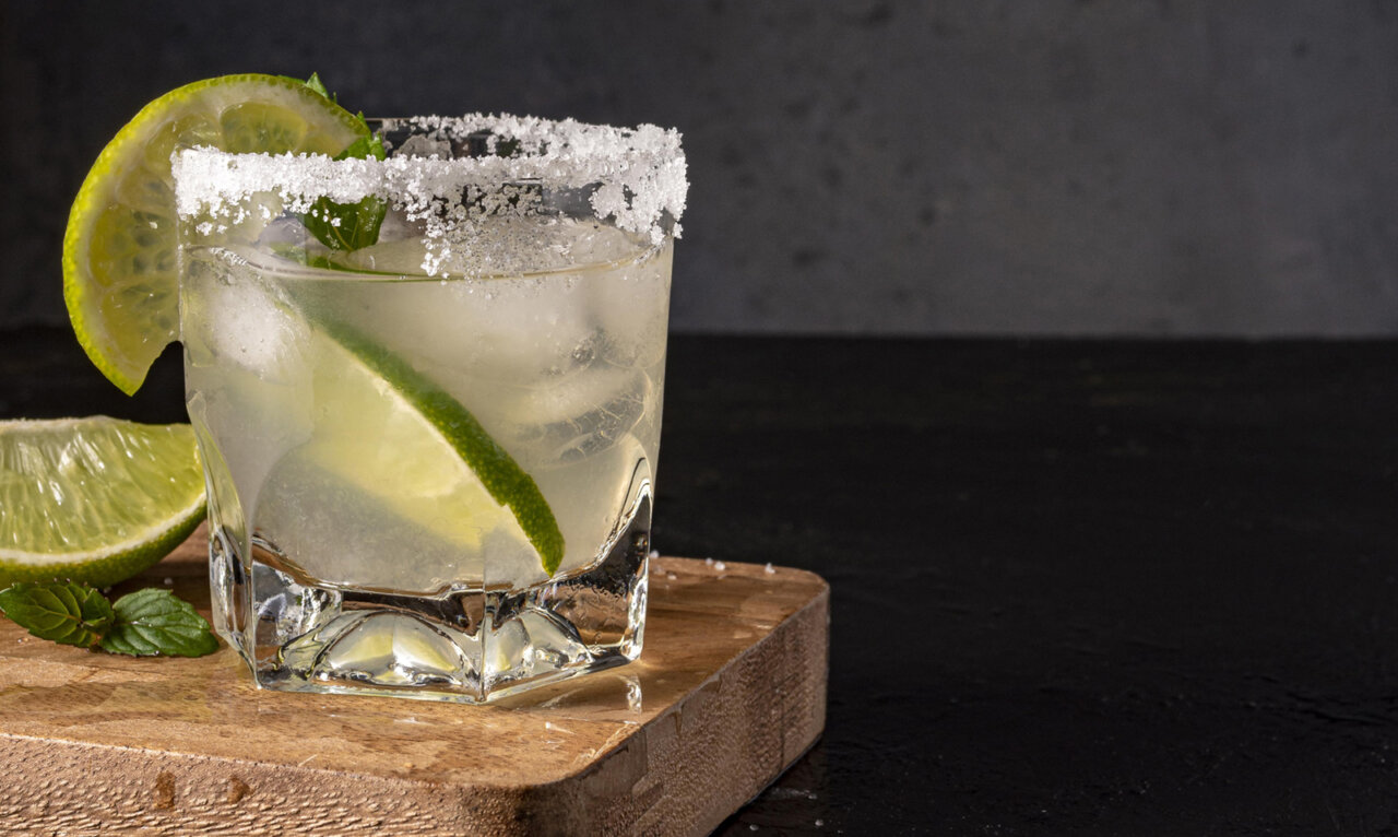 Crafting the Perfect Tequila Margarita: From Single-Serving Elegance to Pitcher Perfection